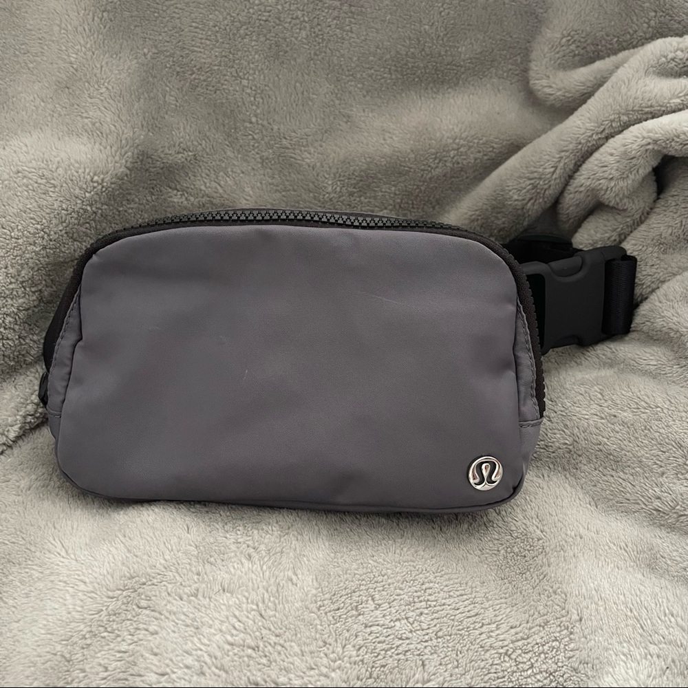 Lululemon OG Everywhere Belt Bag Dusky Lavender